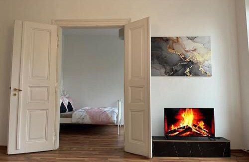 Zentrum-Nordwest Apartment | Convenient Hotel Near Arena, Waldstraße - Pet Friendly Stay