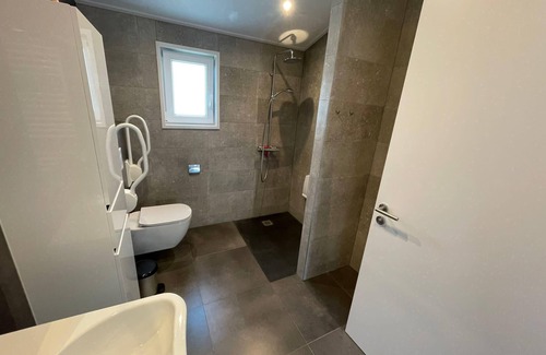 Maarn House | Accessible 3-Bedroom Chalet with Family-Friendly Amenities