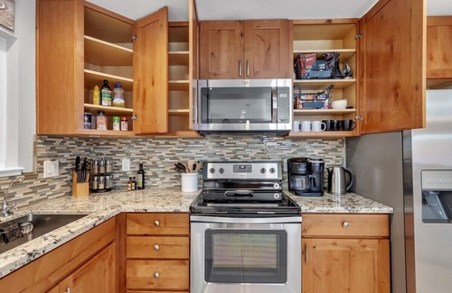 West University House | Experience Reno Retreat: Prime Location & Top Amenities