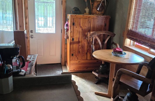 Alpena Cottage | Discounted Fall Season Rates Double Occupancy on Long Lake near Alpena.