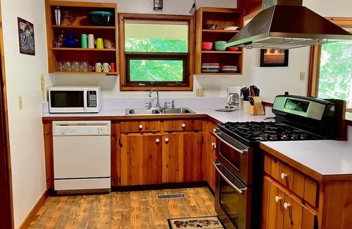 Boswell Cabin | Waterfront Cabin on Piney Creek: Family Fun Awaits!