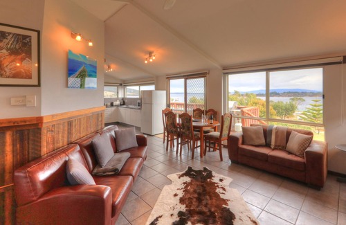 Alonnah House | Explore Bruny Island Holiday Accommodation with Ocean Views