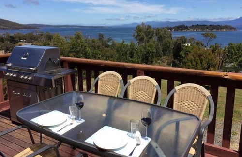 Alonnah House | Explore Bruny Island Holiday Accommodation with Ocean Views