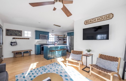 Kennebunk House | Explore Bungalow Wharf: Renovated Home Near Gooch's Beach