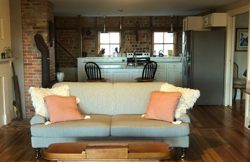 Sandwich House | Marsh View Retreat: Guest Rated 10/10 with Oceanfront Pool