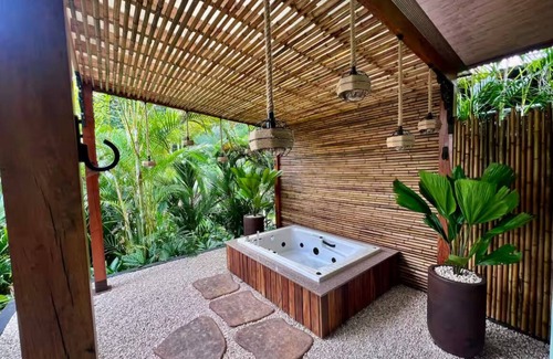 La Fortuna House | Discover Charming 1-bedroom tiny home near La Fortuna at only 25 min drive