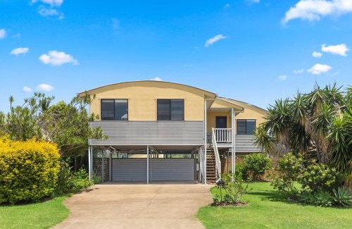 Point Vernon House | Experience Coastal Living at Point Vernon with Ocean Views