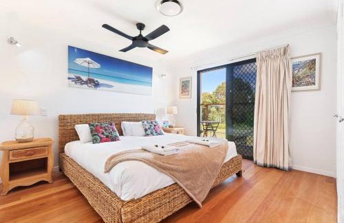 Point Vernon House | Experience Coastal Living at Point Vernon with Ocean Views