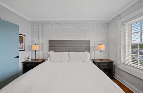 Conway House | Explore Trendy Downtown Loft in Conway - Family Friendly