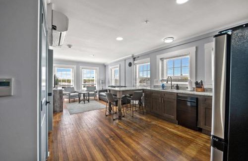 Conway House | Explore Trendy Downtown Loft in Conway - Family Friendly