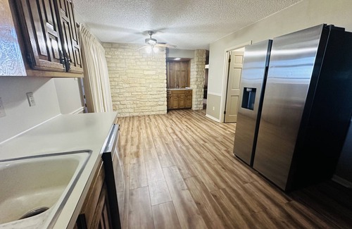 Bertram House | Embrace Rustic Retreat with Spa and Hot Tub Amenities