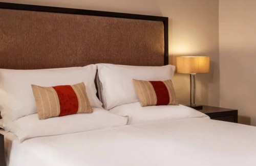 Maseru Hotel | Experience Kingdom of the Sky: Spa, Pool & Free Parking