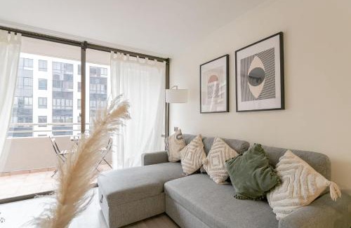 Santiago Apartment | Discover Las Condes 2D2B ideal for 4 people