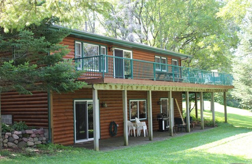Birchwood Cabin | Family-Friendly Lake Cabin with Kitchen Amenities