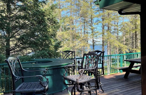 Birchwood Cabin | Family-Friendly Lake Cabin with Kitchen Amenities