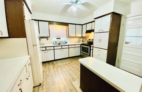 Longwood Cottage | Explore Longwood's Historic Gems: Cozy 3BR VRBO Retreat