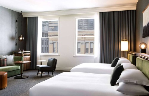 Downtown Seattle Hotel | Uncover Seattle's Hidden Gem Near Pike Place Market!