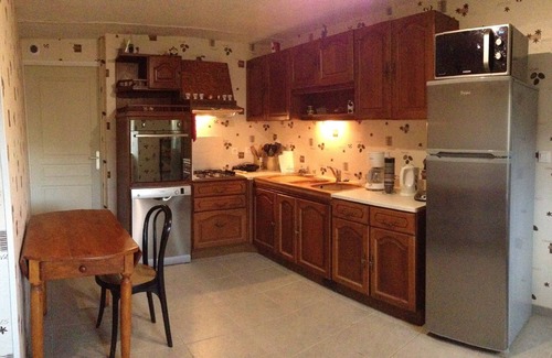 Domeyrat Cottage | Explore Auvergne: Family-Friendly Retreat in Haute Loire