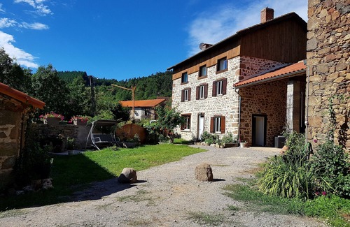 Domeyrat Cottage | Explore Auvergne: Family-Friendly Retreat in Haute Loire