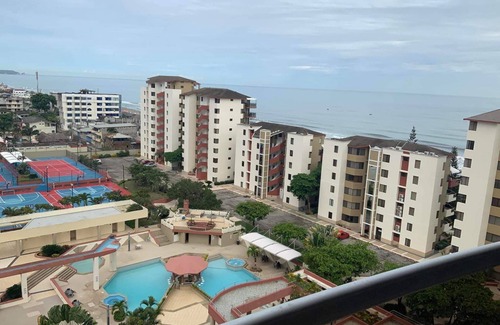 Tonsupa Apartment | Experience Ecuador's Beachfront Bliss in Our Family-Friendly Apartment