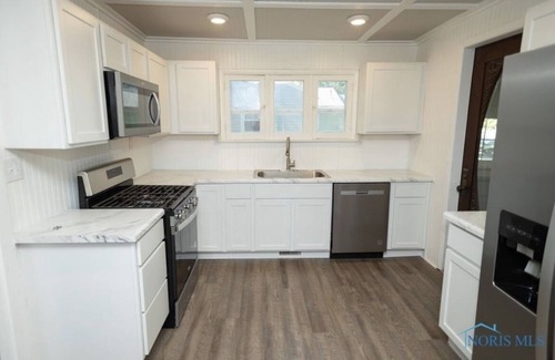 Findlay House | Discover Findlay: Ocean View Retreat with Pool and Spa