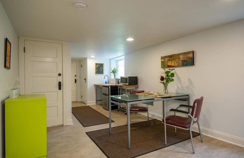 Hosford-Abernethy House | Discover the SE Division Hideout with Spa and Breakfast
