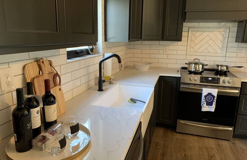 Midway House | Premier KY Cottage Near Keeneland & Bourbon Tours