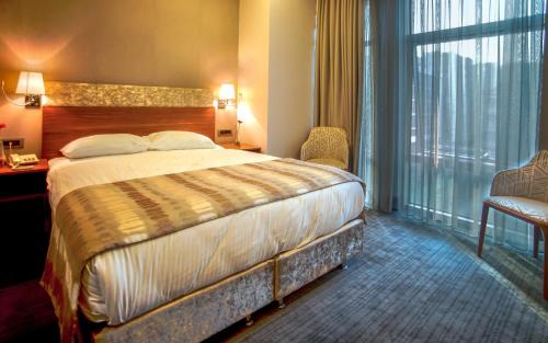 Serifali Mahallesi Hotel | Budget-Friendly Stay at Discovery Hotel with Restaurant Access