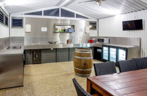 Freeburgh Cabin | Guest Rated: 9.4 - Discovery Parks in Bright with Pool