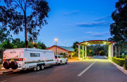 Dubbo Resort | Family-Friendly Discovery Parks - Dubbo with Pool & Kitchen
