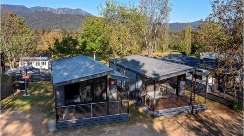 Porepunkah Resort | Pet-Friendly Discovery Parks - Mount Buffalo with Pool & Views