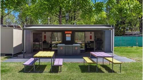 Porepunkah Resort | Pet-Friendly Discovery Parks - Mount Buffalo with Pool & Views