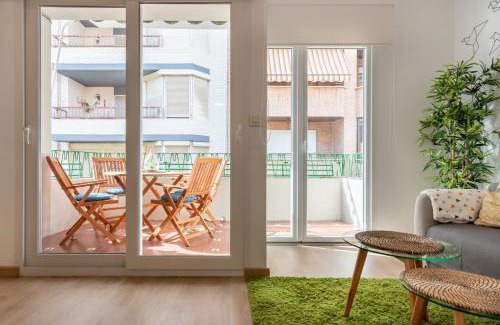 Alicante Apartment | Stylish Comfort in Central Alicante with Breakfast Included