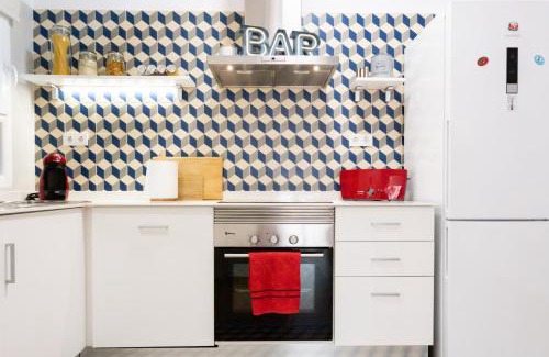 Alicante Apartment | Stylish Comfort in Central Alicante with Breakfast Included
