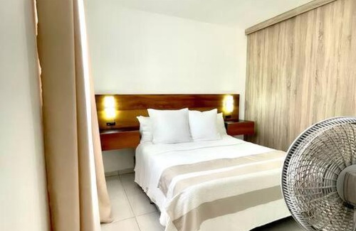 Villa Hermosa Apartment | Family-Friendly Retreat with Pool and Hot Tub Awaits You
