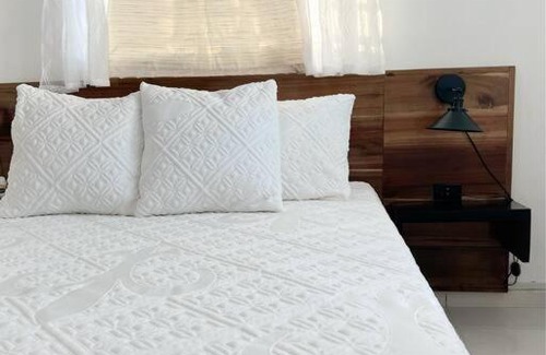 Villa Hermosa Apartment | Family-Friendly Retreat with Pool and Hot Tub Awaits You