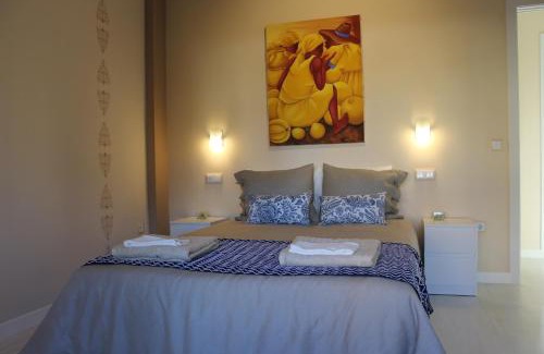 Leon Apartment | Explore León on Foot: Child-Friendly Stay with Top Reviews