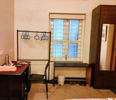 Ballygunge Apartment | Discover Disharee 51A: Pet-Friendly Stay with Breakfast