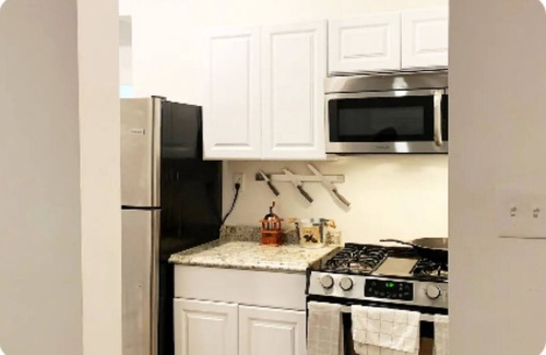 Downtown Baltimore House | Remote Work Haven with Disinfected Space & Fast Wifi