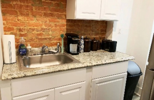 Downtown Baltimore House | Remote Work Haven with Disinfected Space & Fast Wifi