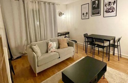 Meaux Apartment | Family-Friendly Disney-Bord de Marne with Private Parking