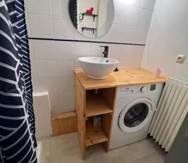 Meaux Apartment | Family-Friendly Disney-Bord de Marne with Private Parking
