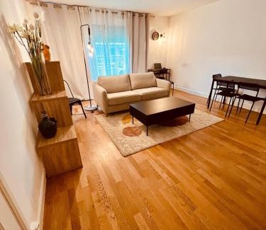Meaux Apartment | Family-Friendly Disney-Bord de Marne with Private Parking