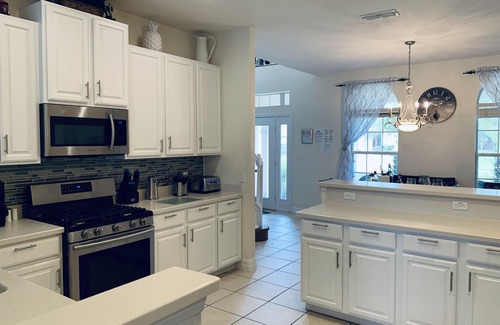 West Kissimmee House | Family Villa with Lake View & Private Pool Near Disney