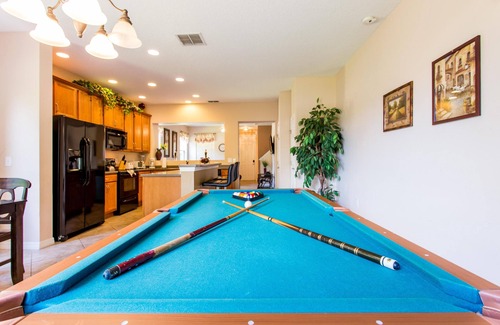 Crestwynd Bay House | Family-Friendly Disney Unit 5 Crestwynd with Pool & Kitchen