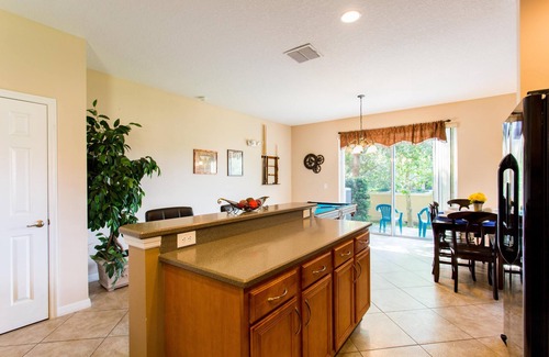 Crestwynd Bay House | Family-Friendly Disney Unit 5 Crestwynd with Pool & Kitchen