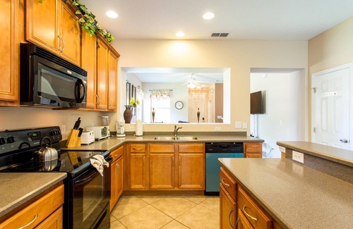 Crestwynd Bay House | Family-Friendly Disney Unit 5 Crestwynd with Pool & Kitchen