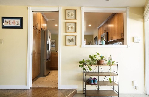 Santa Ana House | Explore Disneyland and Beachfront Relaxation Awaits!