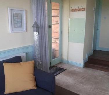 Penzance Apartment | Enchanting Distant Lights: Perfect for Pet Lovers, 10/10 Rated