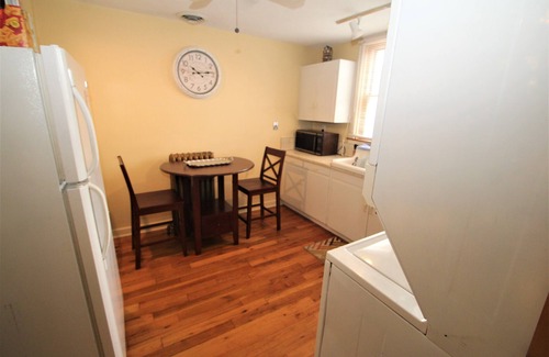 Uniontown Apartment | Experience the Brownstone Flat of Uniontown, Rated 10/10